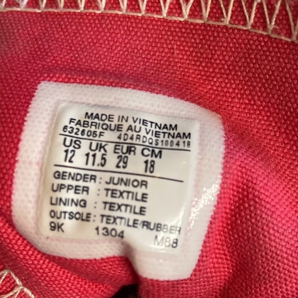 CONVERSE Chuck Taylor All Star High Top Kids Sneakers - Picture 9 of 12